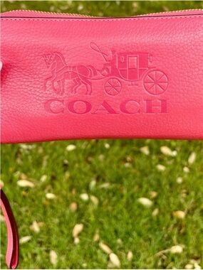 COACH Carriage Pink Leather Zip around wallet
